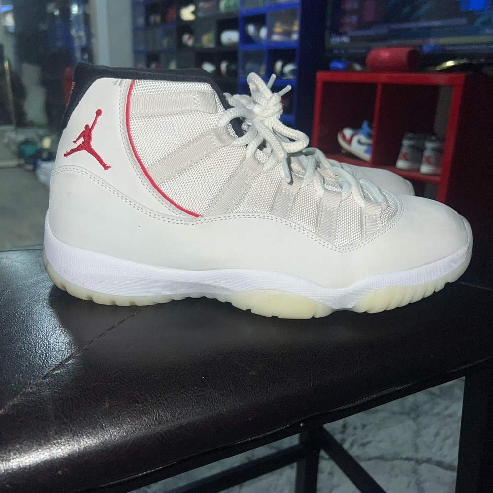 Jordan 11 Platinum Tint SZ 10.5M